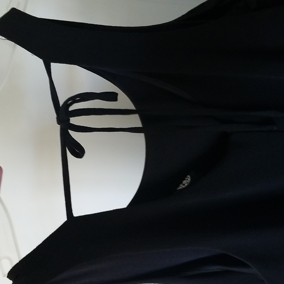 Black dress - Picture 3 of 6